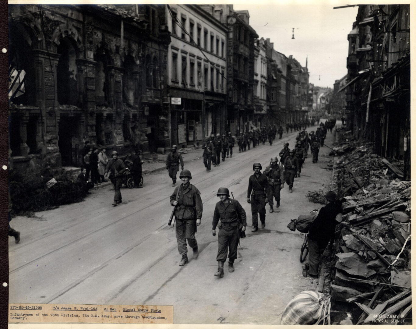 American troops move through Saarbrucken, Germany