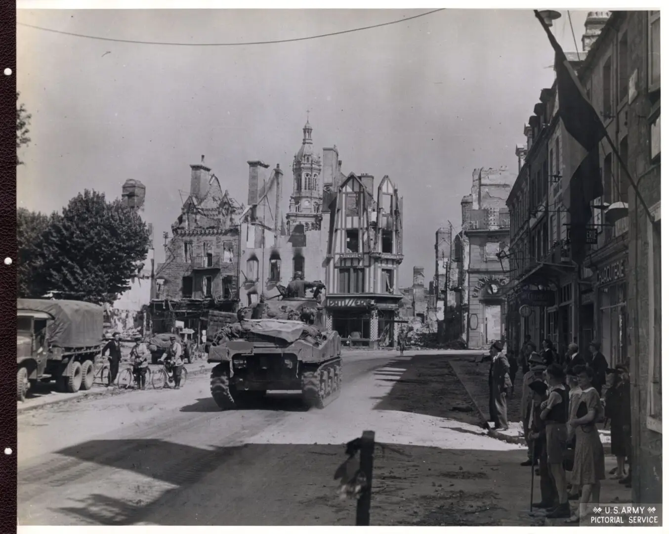 The American troops are welcomed into a French village
